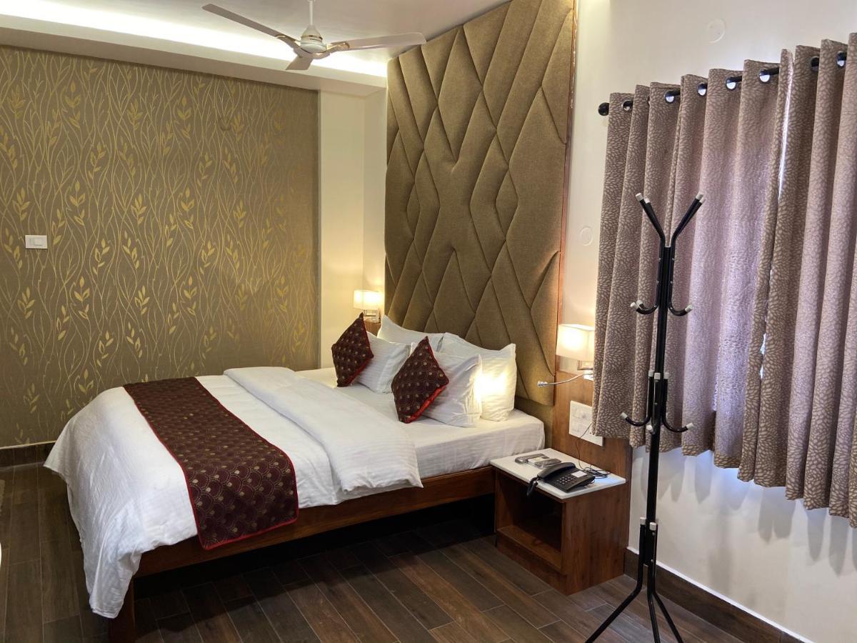 Le Shiv Executive Suite Theni Extérieur photo
