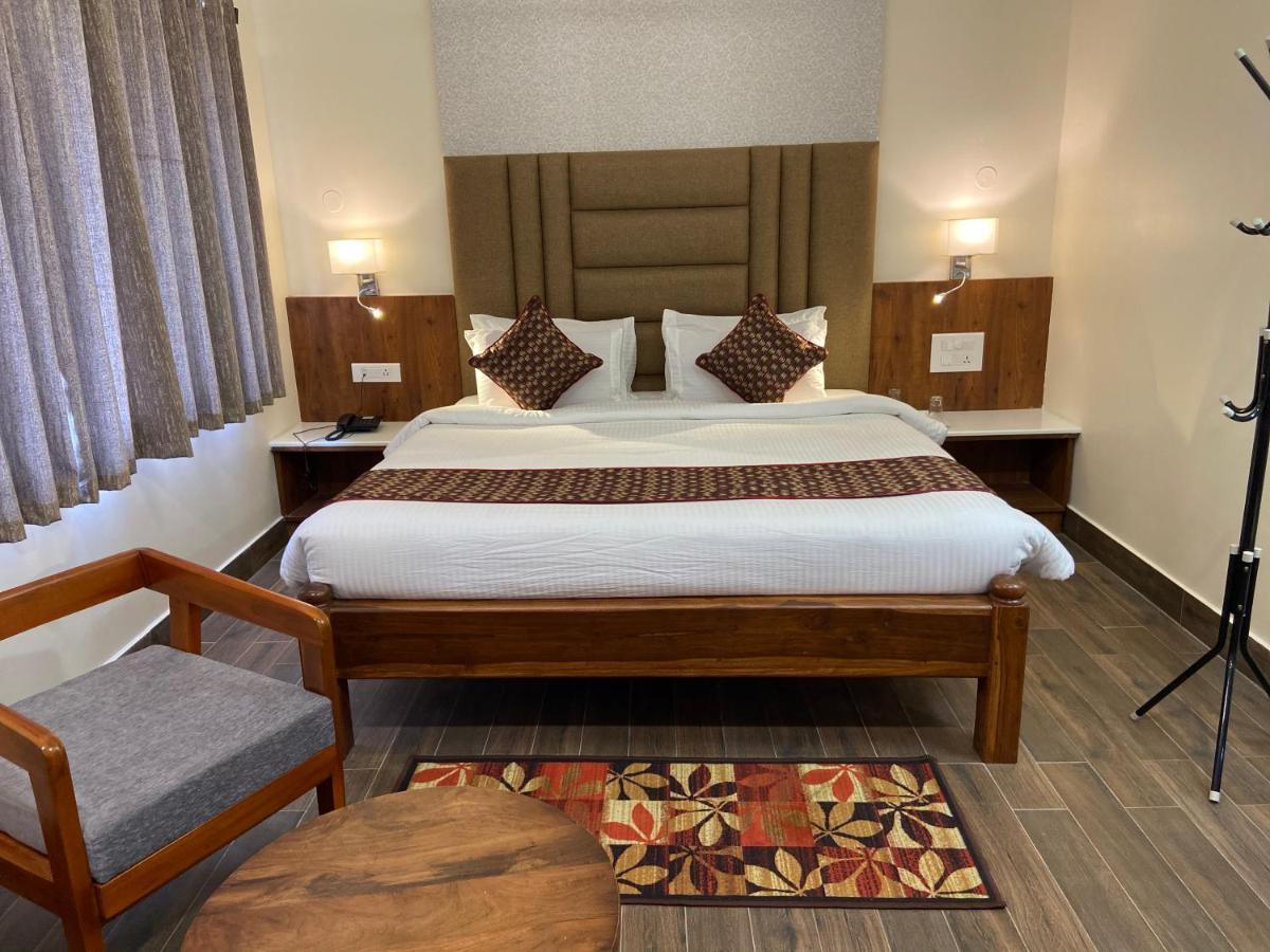 Le Shiv Executive Suite Theni Extérieur photo