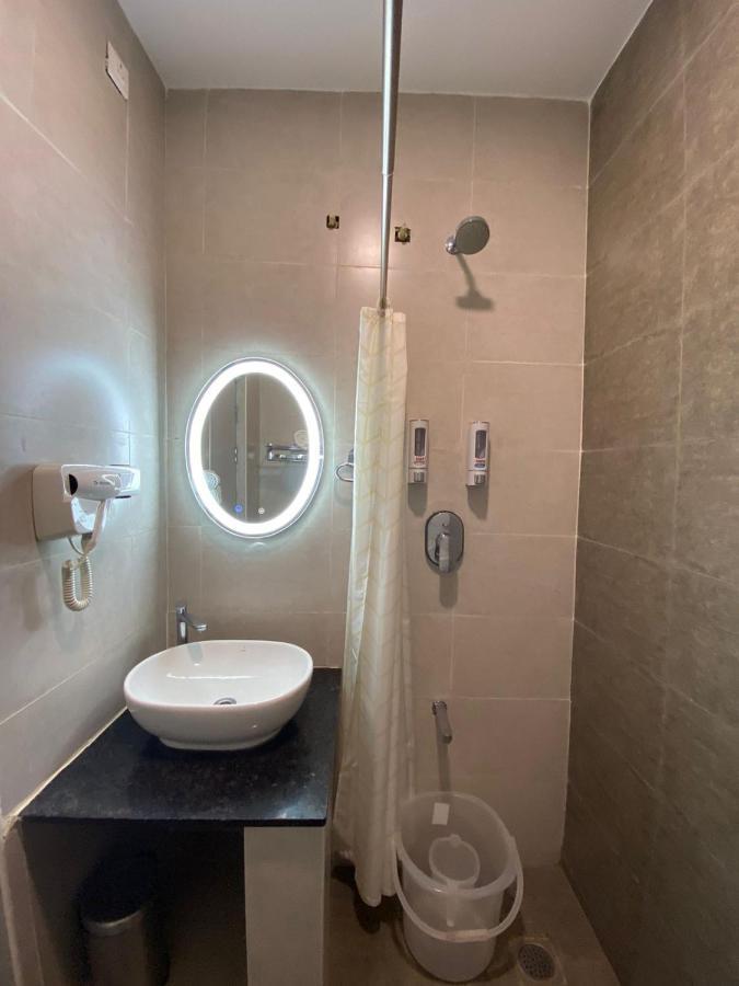 Le Shiv Executive Suite Theni Extérieur photo
