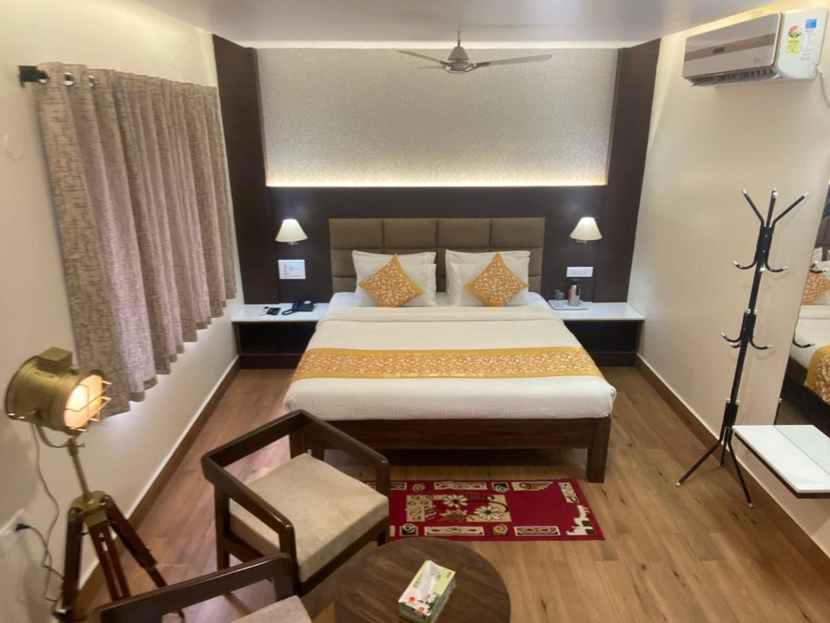 Le Shiv Executive Suite Theni Extérieur photo