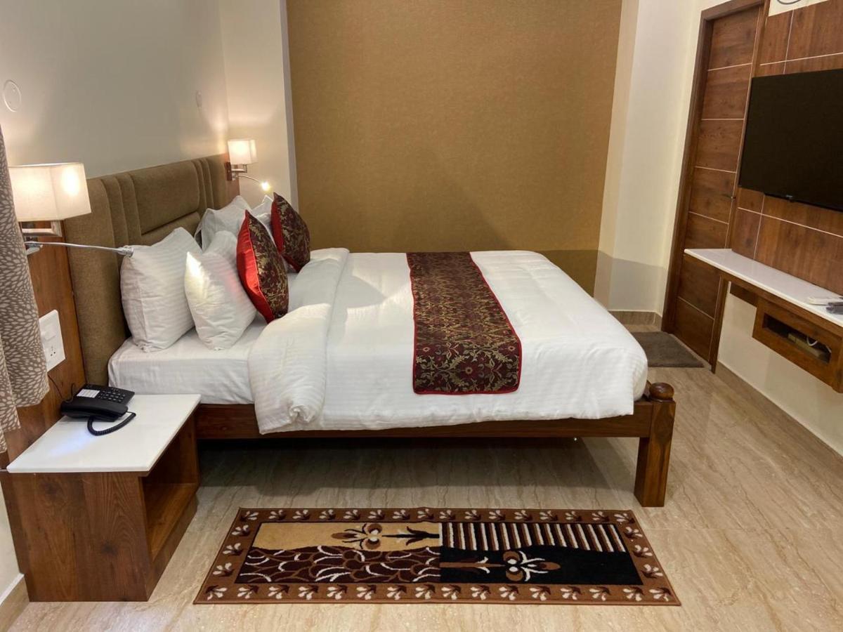 Le Shiv Executive Suite Theni Extérieur photo