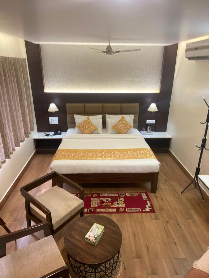 Le Shiv Executive Suite Theni Extérieur photo