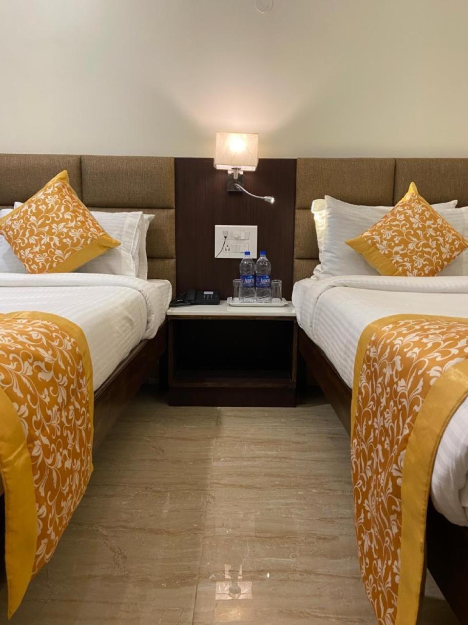 Le Shiv Executive Suite Theni Extérieur photo